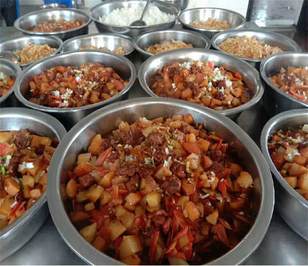 高陵国定小学午餐展示